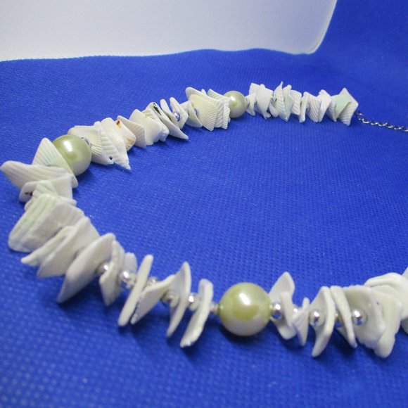 Seashell Necklace Real Seashell Chips Faux Pearls SilverTone Plastic Spacer Bead - Picture 10 of 12